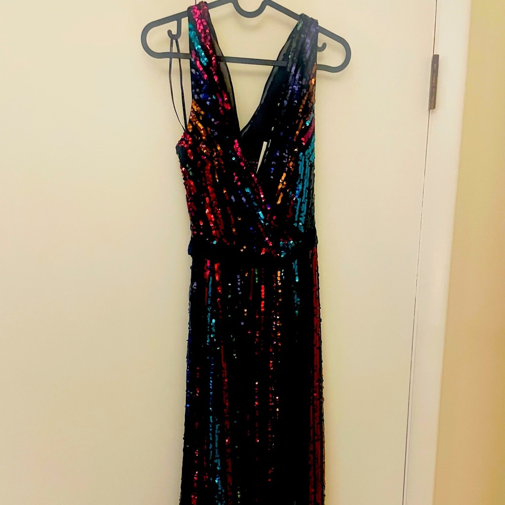 Julia Jordan Size 6 Stripe Sequin Dress.